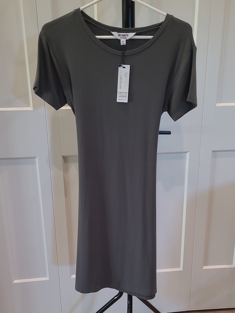 BB Dakota Olive Green Short Sleeve Sunrise Tee Dress NWT